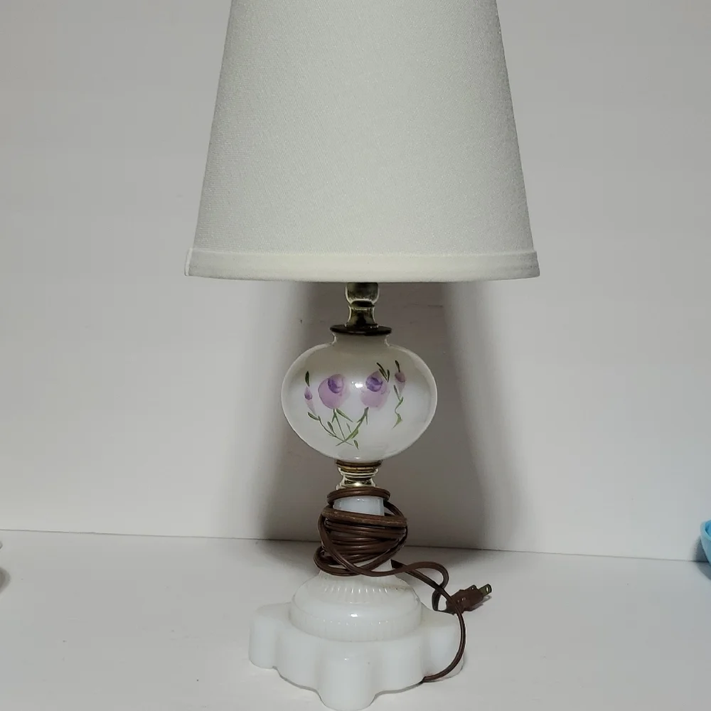 Vintage Hand Painted Boudoir White Milk Glass Table Lamps~Pair - Picture 6 of 7